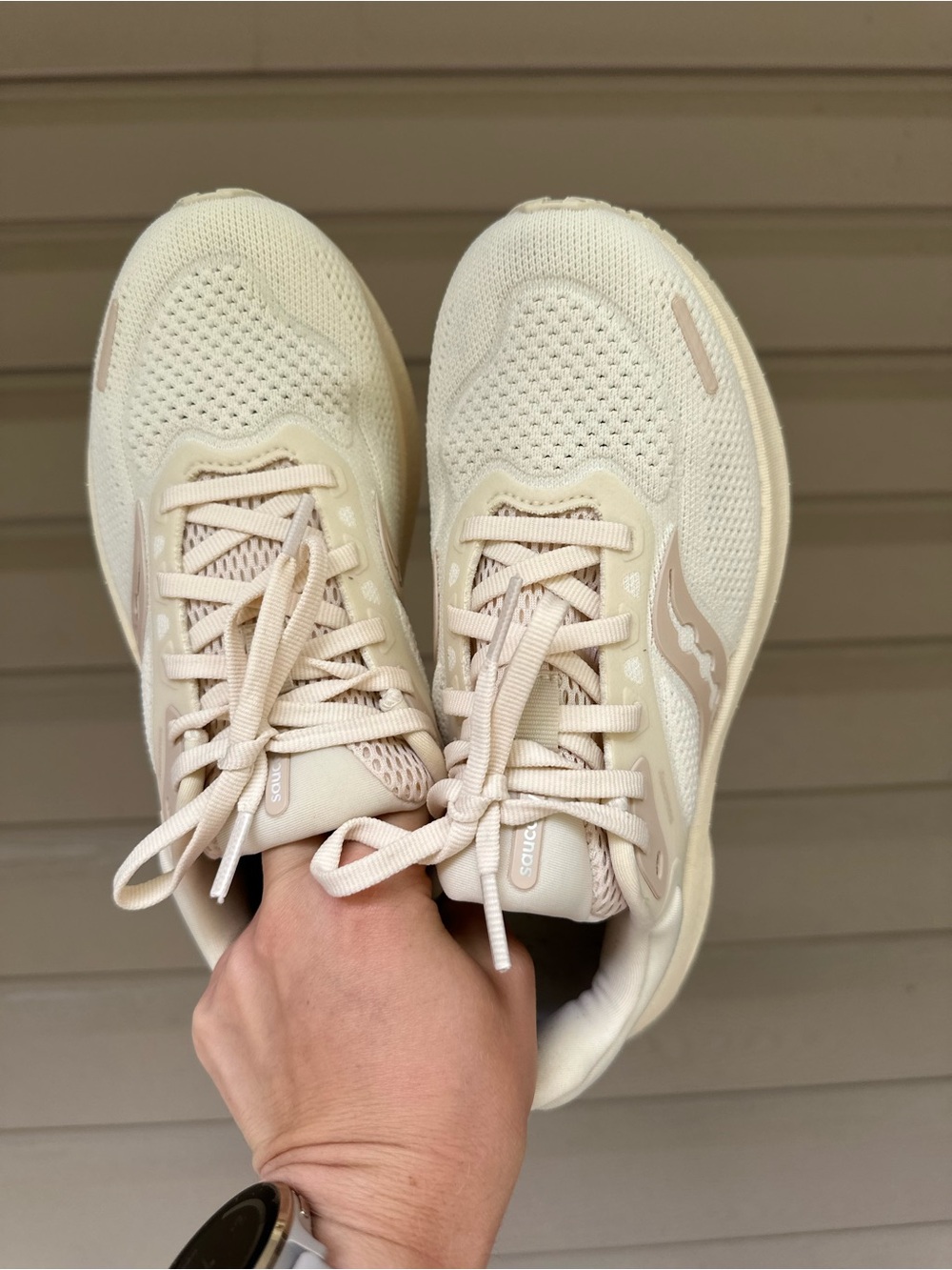 Saucony Women's Surge 3 Sneaker, Light Gold, US 6 - Picture 2 of 9